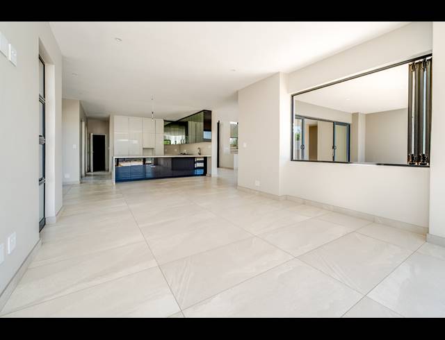 5 BEDROOM HOUSE FOR SALE IN BRYANSTON